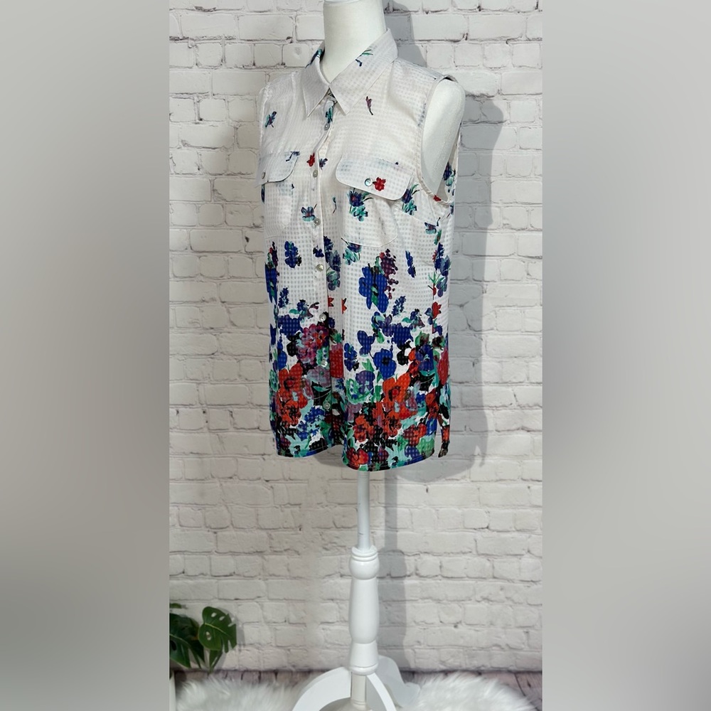 NOTATIONS Sleeveless Button Down Top - Picture 2 of 11